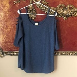 Cute shoulderless top!